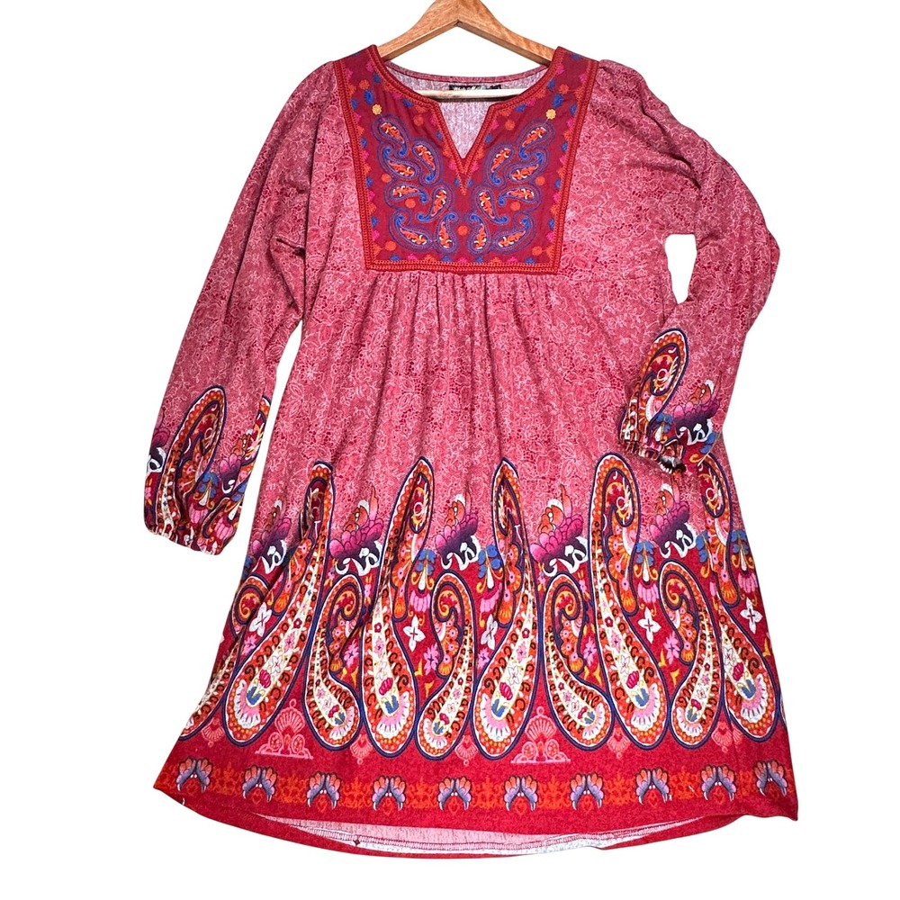 White Mark Women's XL Red Paisley Dress Embroidered Chest Long Sleeve Very‎ Soft